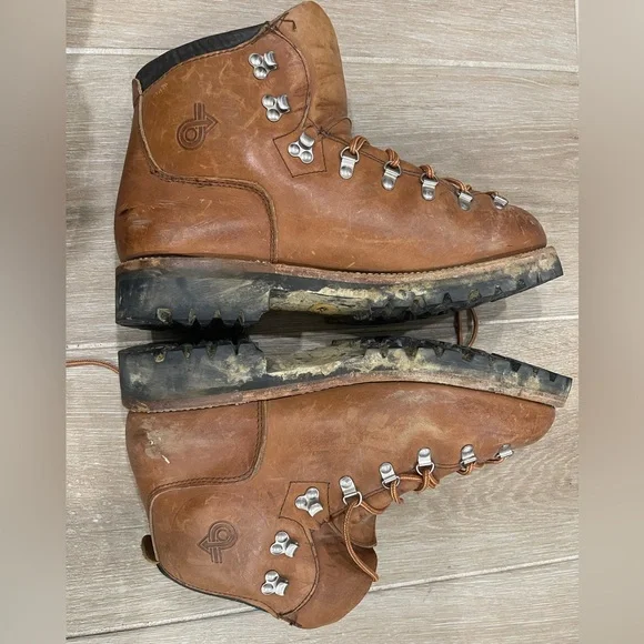 Dexter Hiking Boots - Picture 12 of 15